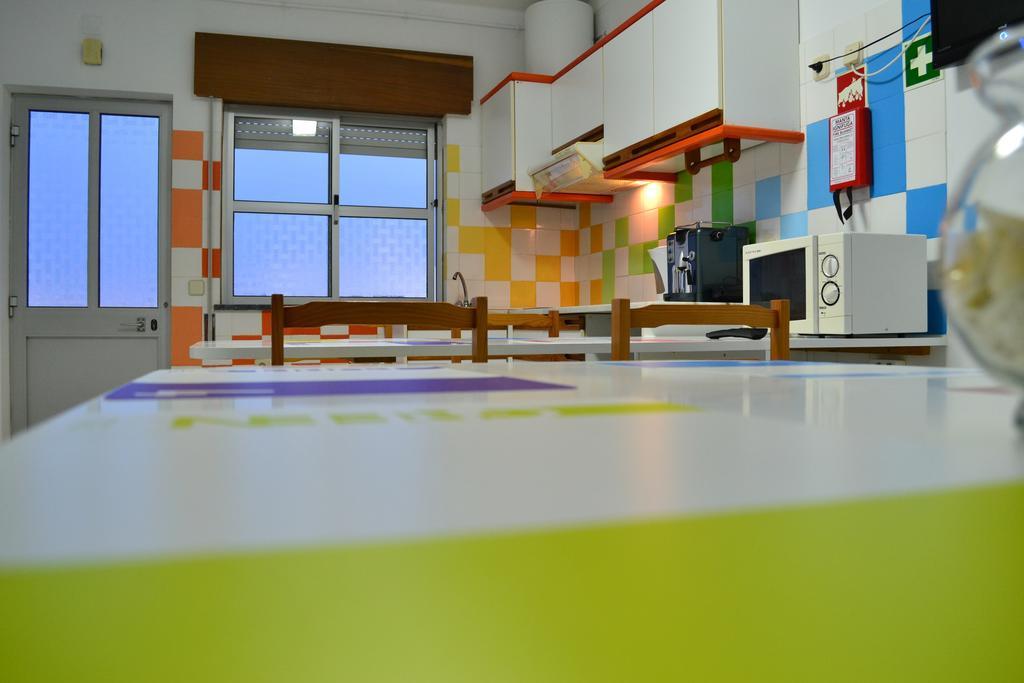 Ria Hostel Alvorポルティマン エクステリア 写真