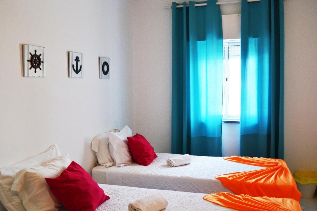 Ria Hostel Alvorポルティマン エクステリア 写真